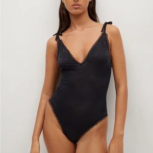 MANGO NWT Black Lace Bodysuit Size Medium